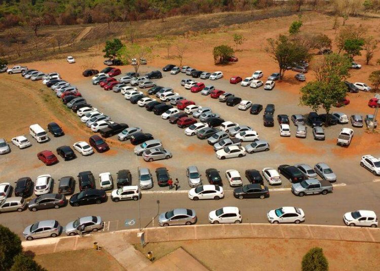 Estacionamento do Paço Municipal de Goiânia (Foto: Rodrigo Czepak)