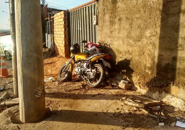 Adolescente infrator morre ao colidir moto em um poste| Foto: Divulgação/Polícia Civil