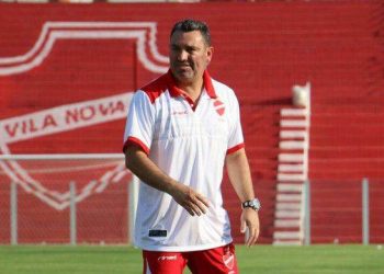 Guilherme Alves não é mais técnico do Vila Nova | Foto: Reprodução
