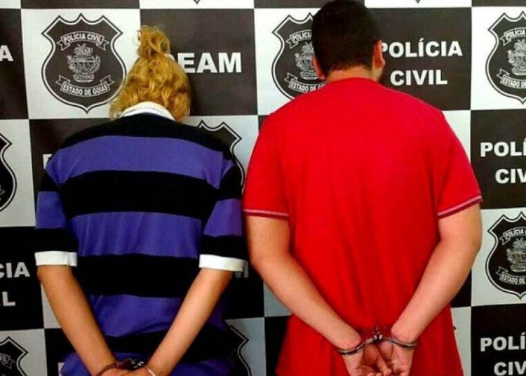 Pais são presos suspeitos de estuprar a filha de dois anos em Valparaíso de Goiás| Foto: Divulgação/Polícia Civil