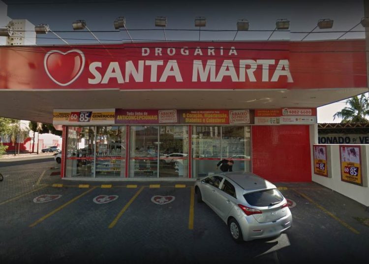 Drogaria Santa Marta, no Setor Bueno, foi alvo de assalto na noite desta terça-feira, 27 | Foto: Google Maps