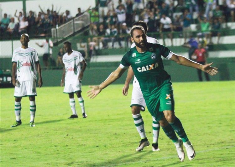 'Léo Gamalho não joga mais pelo Goiás em 2017 | Foto: Rosiron Alves/Goiás EC
