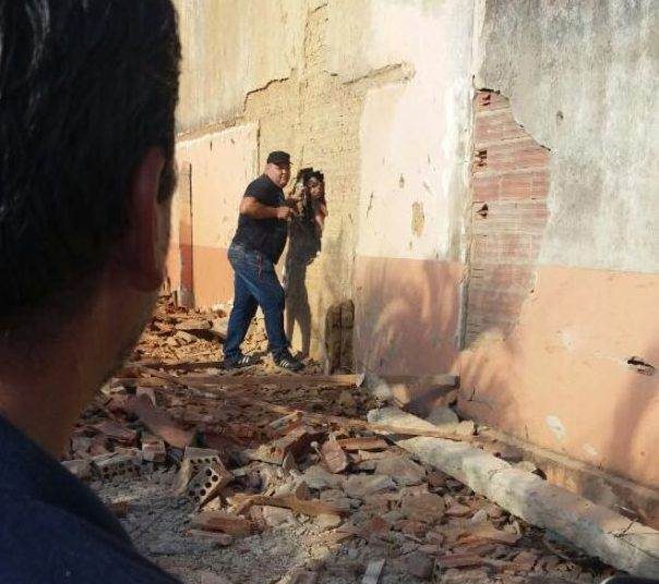 Presos escaparam por buraco aberto pela explosão no muro da penitenciária | Foto: Leitor/WhatsApp
