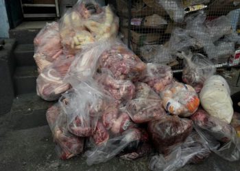 Mais de meia tonelada de produtos impróprios foi apreendida em supermercado em Goiânia | Foto: Divulgação/Procon