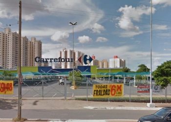 Posto de combustível do Carrefour foi autuado pela fiscalização do Procon Goiás | Foto: Reprodução