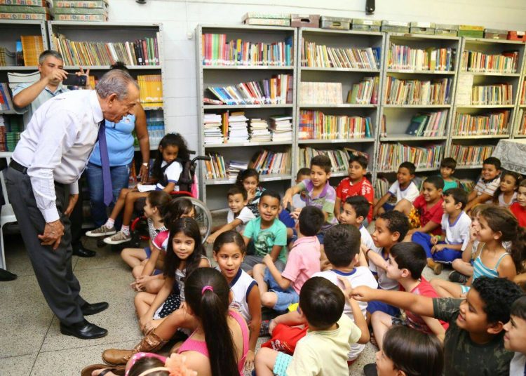 Iris visita Escola Municipal Victor Hugo, na Cidade Jardim | Foto: Assessoria
