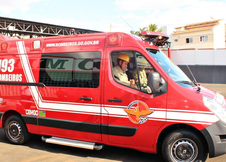 Corpo de Bombeiros foi acionado para atender vítimas de capotamento em Caldas Novas | Foto: Divulgação