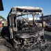 Ônibus foi consumido pelas chamas no Setor Parque Amazônia, em Goiânia | Foto: Folha Z