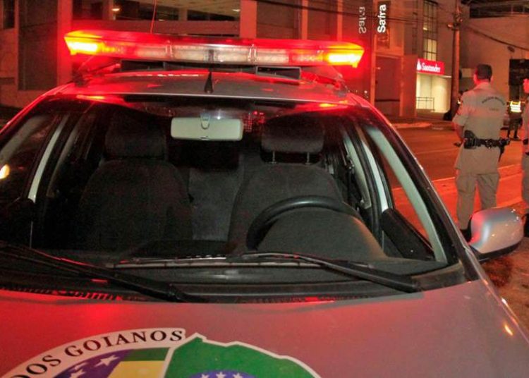 PM foi acionada após vizinhos notarem a presença dos criminosos no Setor Coimbra | Foto: Divulgação / PM