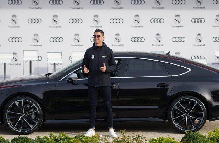 Audi RS7 foi presente da montadora ao craque Cristiano Ronaldo | Foto: Reprodução