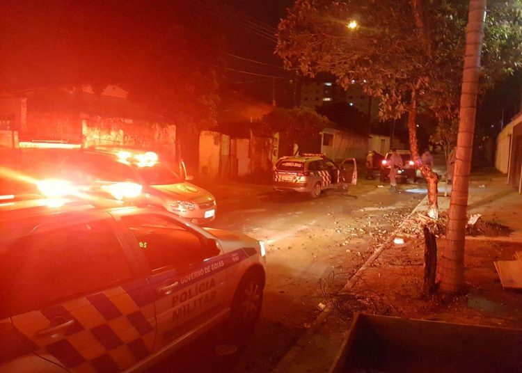 Dupla que arrombou vários carros no Bueno acaba presa após perseguição no Jd América | Foto: Folha Z