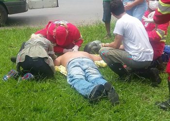 Motociclista é atingido por carreta e fratura costela no Jardim Guanabara, em Goiânia | Foto: Anna Carolina Pimenta
