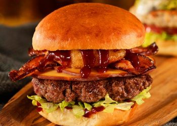 Burger Fight: melhor hambúrguer de estudantes de gastronomia será premiado em Goiânia | Foto: Divulgação/ Faculdade Cambury