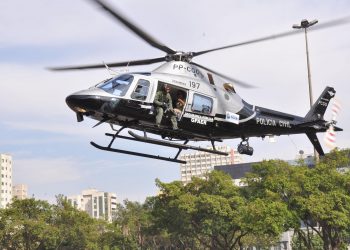 Helicóptero da Polícia Civil do Estado de Goiás caiu em 8 de maio de 2012 no município de Piranhas, região sudoeste de Goiás | Foto: Reprodução