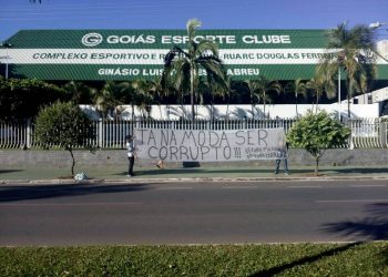 Com protesto marcado para amanhã, torcedores do Goiás querem saída da diretoria | Foto: Divulgação/Redes Sociais