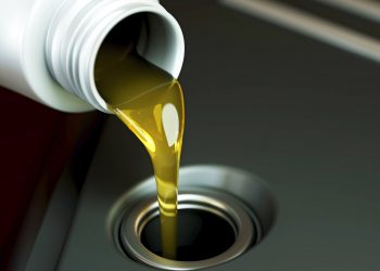 Troca de óleo em Goiânia: dicas são preciosas na hora de revisar a lubrificação do veículo | Foto: Repordução