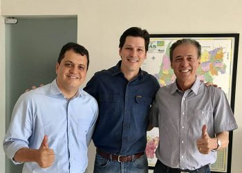 Agenor Mariano (à esquerda) será candidato ao Senado pelo MDB. Enquanto isso, Pedro Chaves (à direita) desistiu da candidatura e será coordenador da campanha de Daniel Vilela (centro) ao Governo de Goiás | Foto: Reprodução