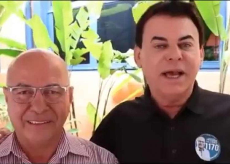 O radialista Barbosinha anuncia apoio espontâneo e pede votos ao candidato a Deputado Federal Professor Alcides | Foto: Divulgação