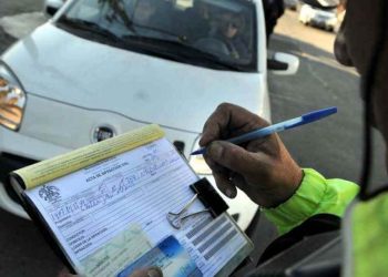 Descubra como consultar multas pela placa do carro em Goiás através do site do Detran GO | Foto: Reprodução