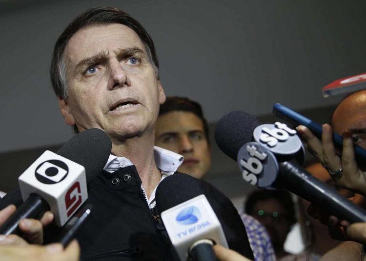 Ao fim de entrevista com Bolsonaro, jornalista pede demissão ao vivo | Foto: Fernando Frazão/Agencia Brasil