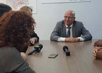 Professor Alcides falou com a imprensa após ser eleito deputado federal nas Eleições 2018 | Foto: Folha Z