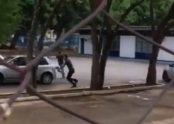 O suspeito praticava o crime no estacionamento da Sefaz - GO quando foi abordado por policiais e tentou fugir | Foto: Divulgação/ vídeo