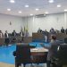 Vereadores derrubam por unanimidade veto do prefeito a plano de carreira. Aqueles a favor da pauta ficaram de pé | Foto: Folha Z