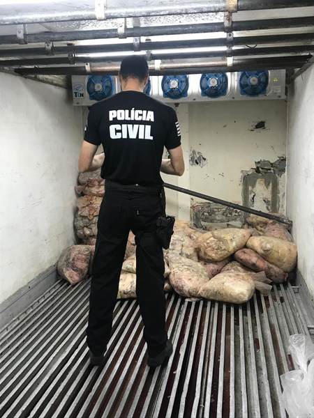 Carne podre e com documentação fraudada é apreendida em Goiânia - carne apreendida goiania 10