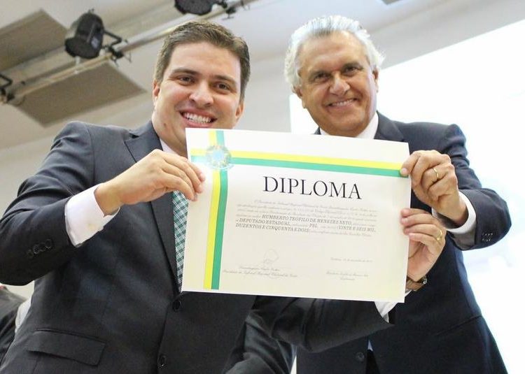 Recém diplomado, Deputado Humberto Teófilo faz edital para contratar estagiários | Foto: João Pedro Barbosa