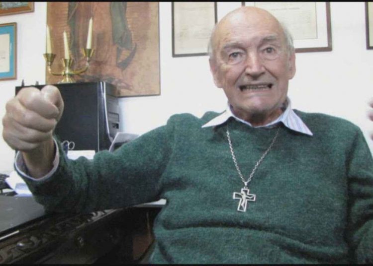 Padre Quevedo morre aos 88 anos