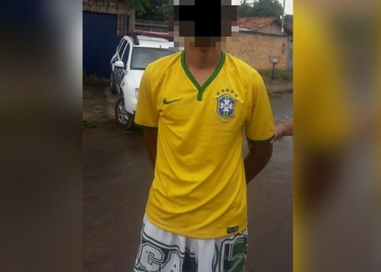 Menor é apreendido após atirar contra torcedores do Vila em Aparecida. Polícia suspeita de briga de torcidas | Foto: Divulgação / PMGO