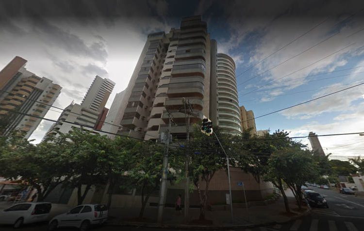Edifício El Greco, na rua R-11, no Setor Oeste, foi alvo de assaltantes na tarde desta quinta-feira, 7 | Foto: Google Maps