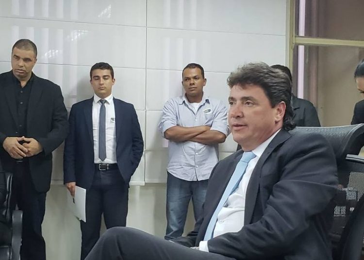 Em conversa com representantes da Acirlag, Wilder Morais fala sobre de Aparecida de Goiânia | Foto: Folha Z
