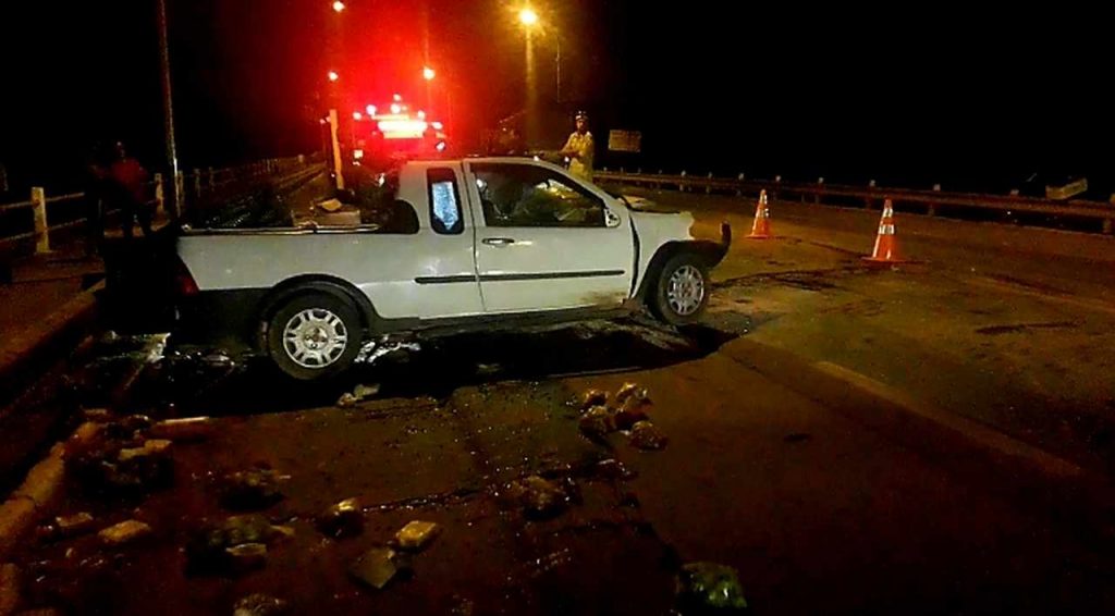 Idoso morre em grave acidente entre carro e caminhão em Goiás - acidente alvorada do norte idoso