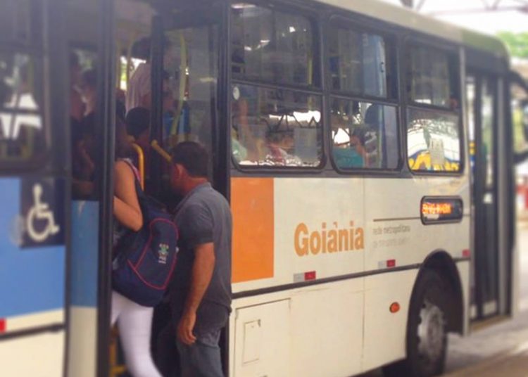 Especialista em segurança dá dicas para não ser assaltado dentro de um ônibus em cidades grandes como Aparecida de Goiânia | Foto: Reprodução