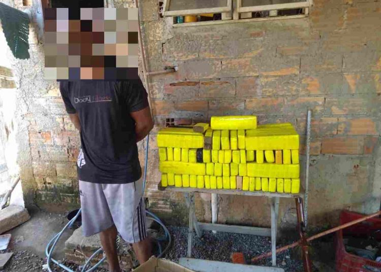 Homem é preso em flagrante com mais de 60 kg de maconha no Bairro Independência Aparecida de Goiânia
