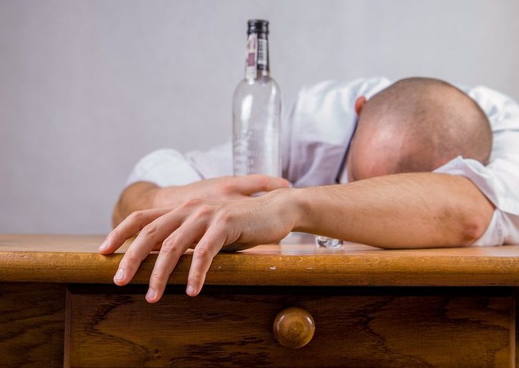 Demissão por justa causa de homem que foi trabalhar bêbado em Aparecida é reiterada na 2ª instância da Justiça trabalhista | Foto: Ilustrativa / Pexels
