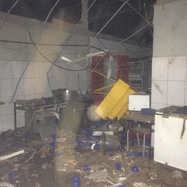 Escola Municipal Olentino Xavier da Costa, no setor Serra Dourada, em Aparecida, é destruída por explosão