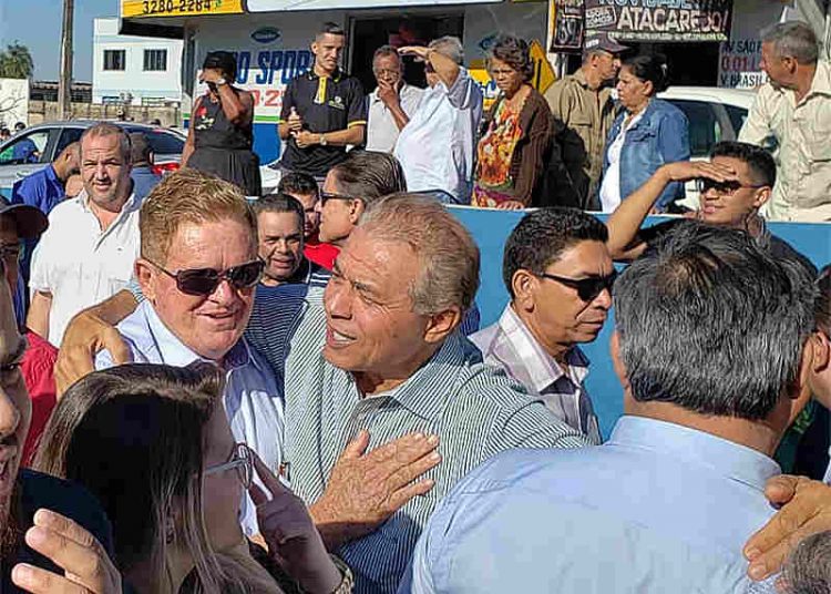 Ex-prefeito de Aparecida Ademir Menezes na inauguração do Viaduto da Avenida São Paulo | Foto: Folha Z