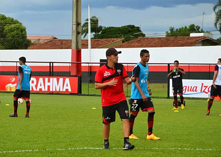 Aparecidense selou a contratação do técnico João Paulo Sanchez, ex-Atlético-GO | Foto: Reprodução