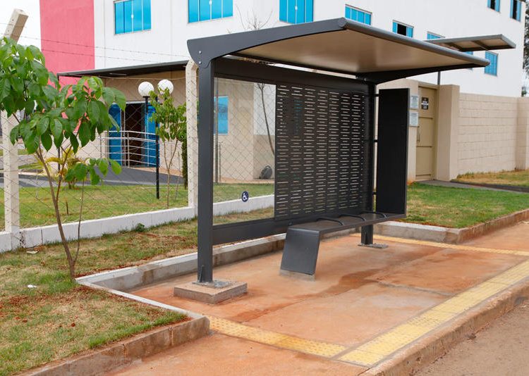 Começa instalação de novos pontos de ônibus modernos em Aparecida | Foto: Enio Medeiros
