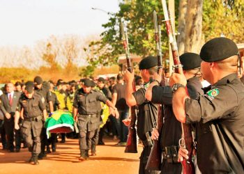 Cortejo fúnebre e sepultamento do Soldado Walisson Miranda Costa | Foto: Sargento Luiza / PM