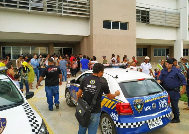 Famílias protestam na Prefeitura de Aparecida e são dispersadas com spray de pimenta | Foto: Movimento de Luta nos Bairros Vilas e Favelas de Goiás