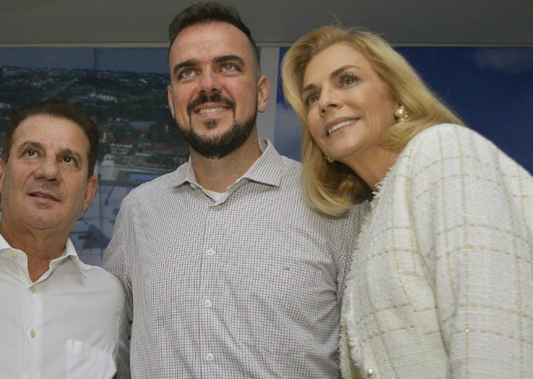 Vanderlan Cardoso, Gustavo Mendanha e Márcia Tinoco | Foto: Claudivino Antunes