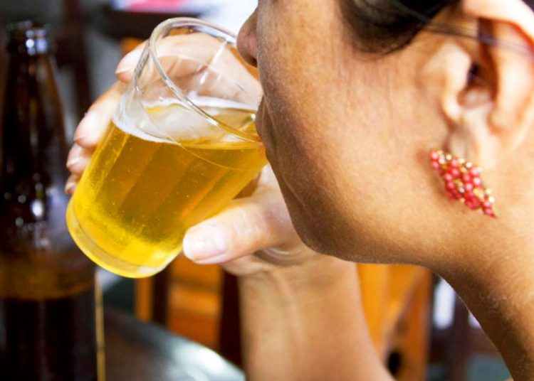 Alertas de risco à saúde podem passar a ser obrigatórios em bebidas alcoólicas comercializadas em Goiás | Foto: Marcos Santos / USP Imagens