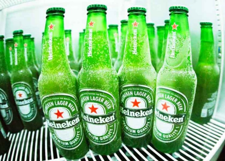 Lote de long necks da Heineken sofre recall por risco de vidro lascar | Foto: Divulgação