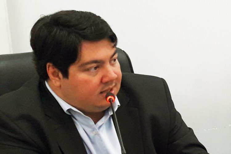 O erro de André Rosa: política partidária cobrará preço alto
