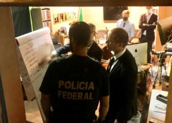 Polícia Federal cumpre mandado de busca e apreensão na casa do blogueiro Allan dos Santos | Foto: Divulgação/PF