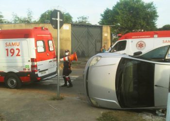 Samu socorre 4 vítimas de capotamento no Cidade Livre | Foto: Leitor/FZ
