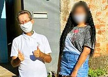 Suspeita de ser a mandante da morte do homem que ganhou repercussão nas redes após velar sozinho a mãe em Aparecida, jovem chegou a dizer em áudio que estava preocupada com o estado da vítima após o crime | Foto: Divulgação/PC